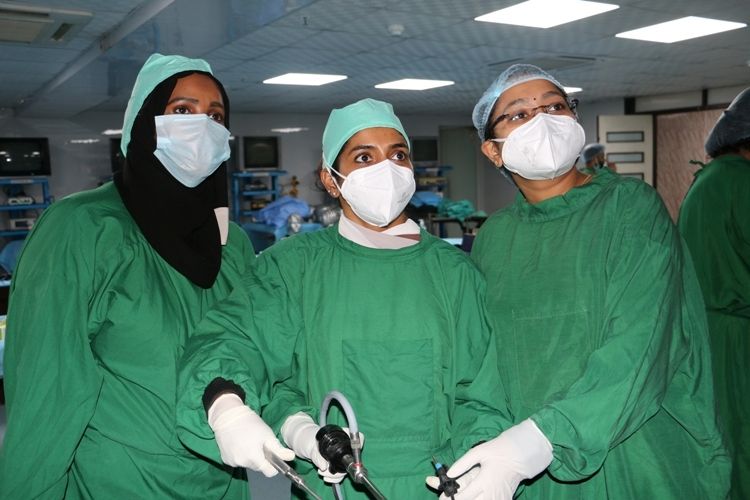 Gynecologist Practicing Laparoscopic Sacrohysteropexy, Sacrocolpopexy surgery and Surgeons practicing Laparoscopic Nissen Fundoplication, Nephrectomy and Splenectomy surgery on the live Tissue.