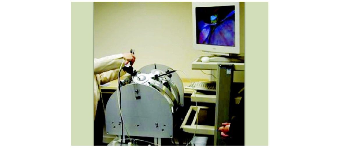 Virtual reality trainer with programmable circuit