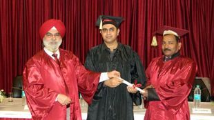 DR. MUFIQUE GAJDHAR