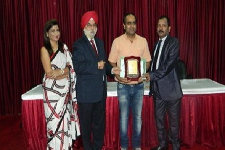 DR. SACHIN KAPOOR
