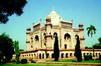 SAFDARJANG TOMB