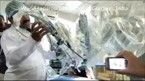 Dr R K Mishra demonstrating Laparoscopic Sterilization with Harminic Scalpel